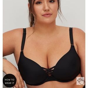 Torrid  PUSH-UP PLUNGE BRA